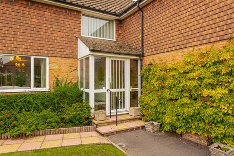 1 Fife Way, Bookham, Leatherhead, KT23 3PH