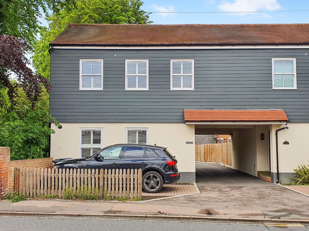 Mill Road, Sturry, Canterbury, Kent, CT2 0AJ 3 bed link detached house