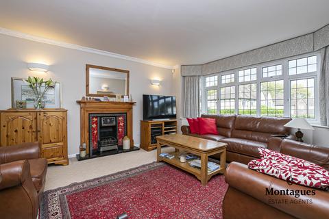 27 Harewood Hill, Theydon Bois, Epping, CM16 7EA