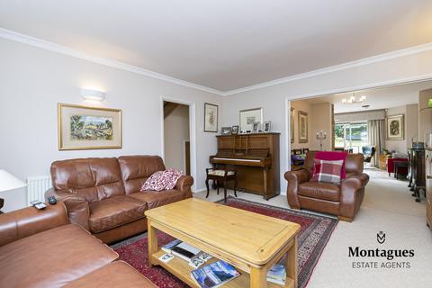 27 Harewood Hill, Theydon Bois, Epping, CM16 7EA