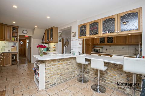 27 Harewood Hill, Theydon Bois, Epping, CM16 7EA