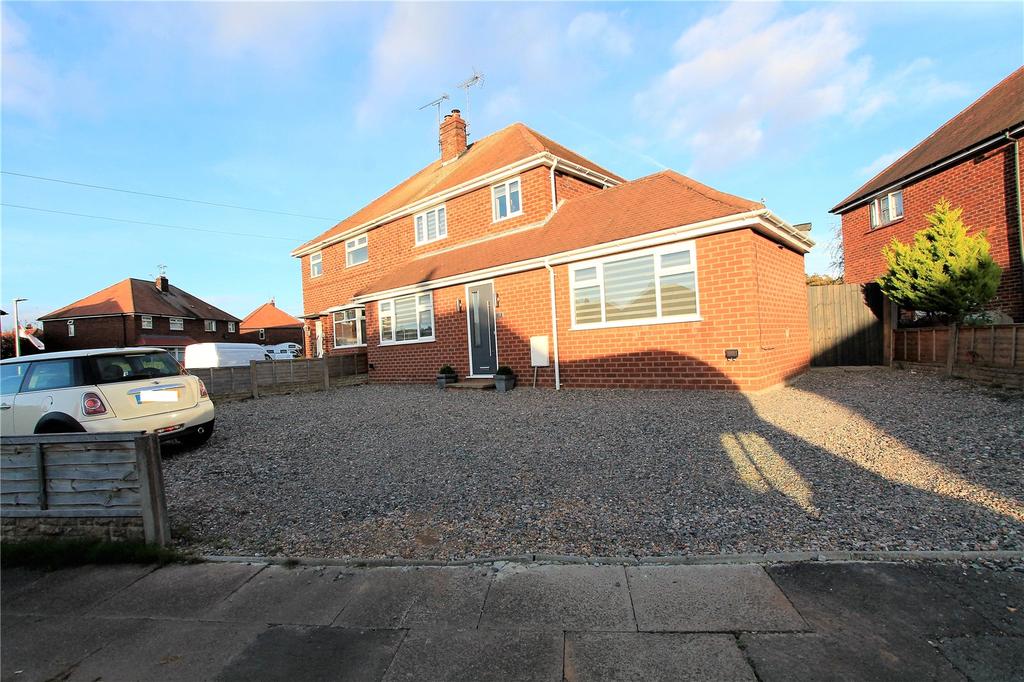 Marshfield Avenue, Crewe, CW2 5 bed semidetached house £200,000