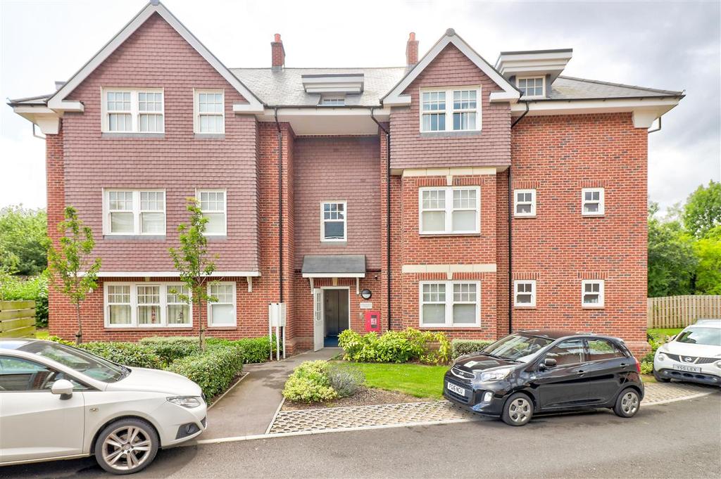 Chamberlain Court, Bunns Lane, Mill Hill 2 bed apartment £495,000