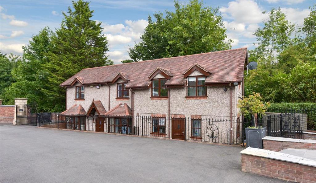 4 Shelton Lane, Halesowen, West... 4 bed detached house £410,000