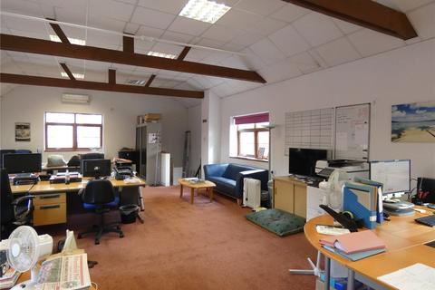 Office to rent - King's Court, St Peter's Road, Petersfield, Hampshire, GU32