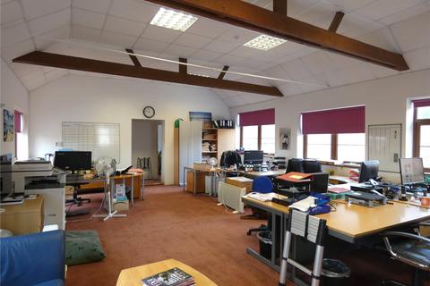 Office to rent - King's Court, St Peter's Road, Petersfield, Hampshire, GU32