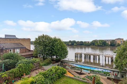 153 Rainville Road, London, W6 9HN