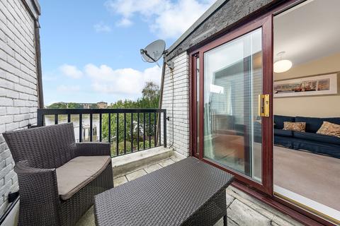 153 Rainville Road, London, W6 9HN