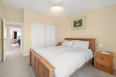 153 Rainville Road, London, W6 9HN