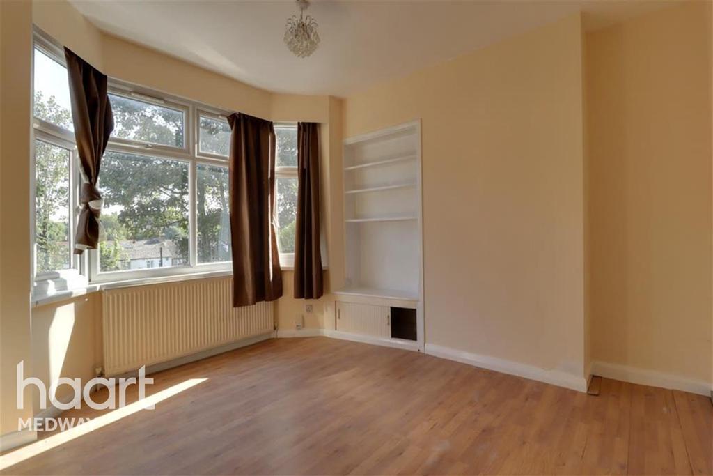 Milner Road, Gillingham, ME7 3 bed terraced house £1,250 pcm (£288 pw)