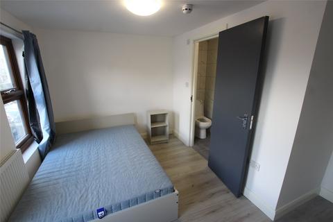 1 bedroom parking to rent, Tomswood Hill, Ilford, IG6