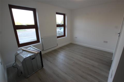 1 bedroom parking to rent - Tomswood Hill, Ilford, IG6