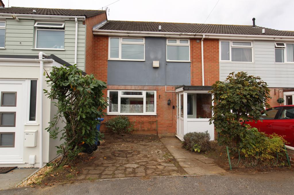 Ivor Road, Hamworthy, Poole, BH15 3 bed terraced house £285,000