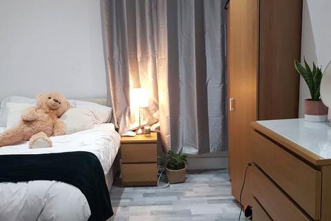 1 bedroom apartment to rent, Wood Lane, Shepherd's Bush, London, W12