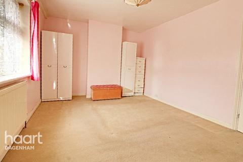 37 Meadow Road, Dagenham, RM9 5PR
