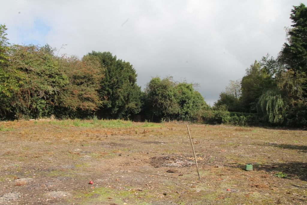Southwick Road, Fareham Land £70,000