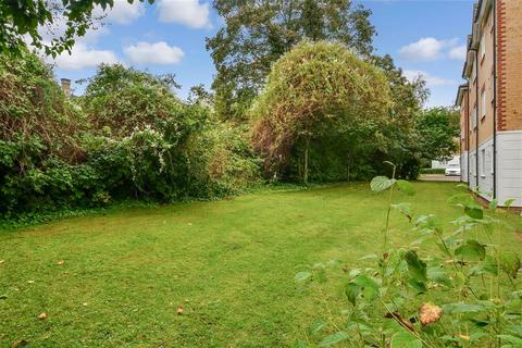 67 Chipstead Close, Sutton, SM2 6BF