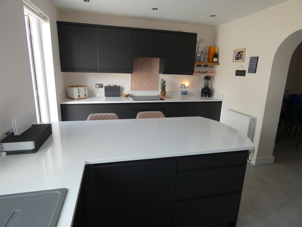 Empire Way, Gretna, DG16 5BN 3 bed end of terrace house £150,000