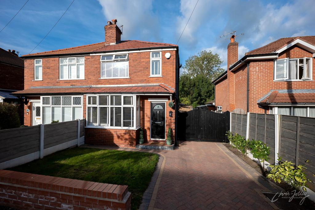Longmead Avenue, Hazel Grove, Stockport SK7 5PF 2 bed semidetached