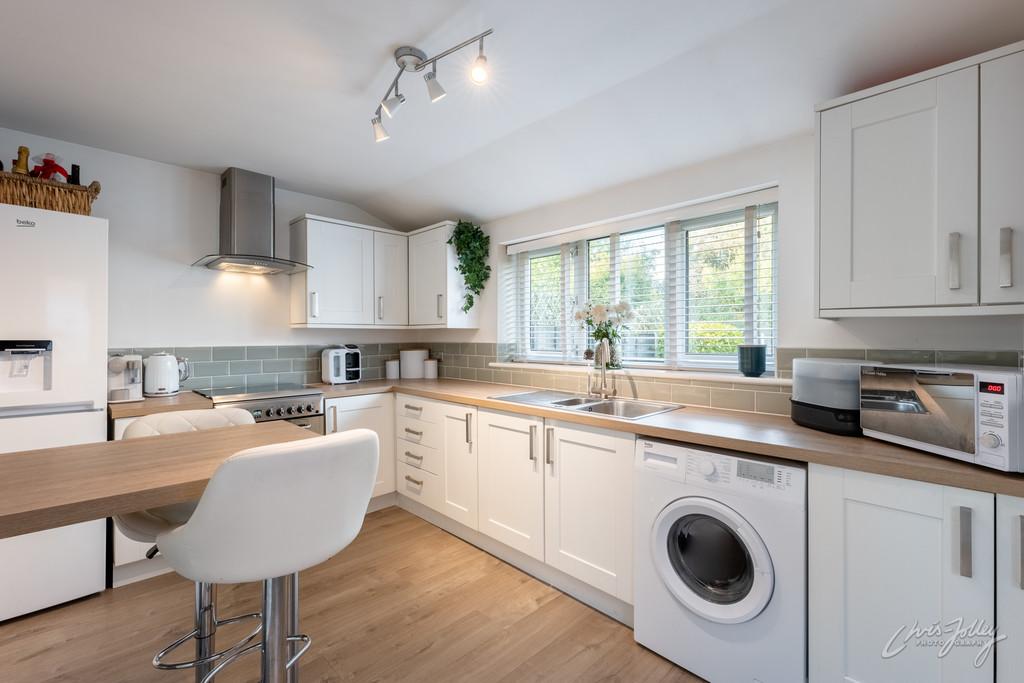Longmead Avenue, Hazel Grove, Stockport SK7 5PF 2 bed semidetached
