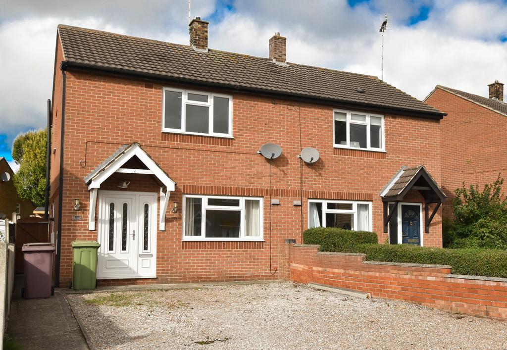 Ash Crescent, Eckington, Sheffield, S21 2 bed semidetached house £