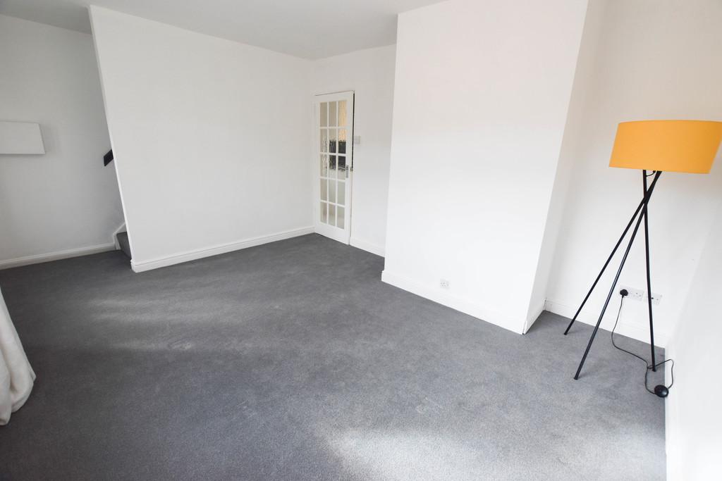 Ash Crescent, Eckington, Sheffield, S21 2 bed semidetached house £