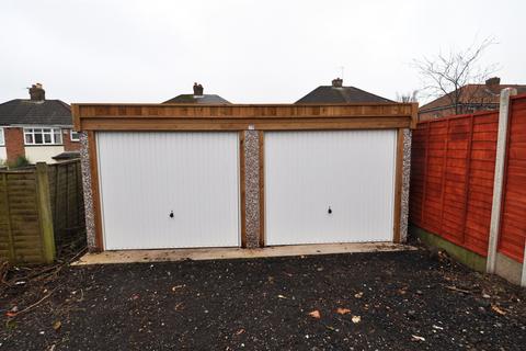 Garage to rent, Edenhurst Road, Birmingham, B31