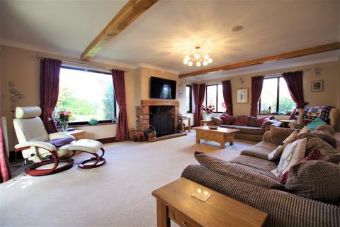 Daisy Bank Stone Road, Bramshall, Uttoxeter, ST14 8SH