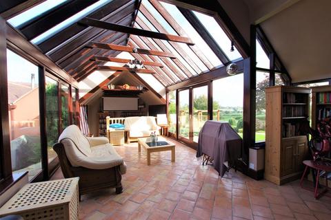 Daisy Bank Stone Road, Bramshall, Uttoxeter, ST14 8SH