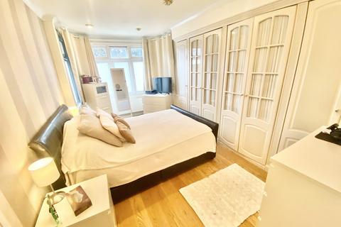 102 Rushgrove Avenue, London, NW9 6RD