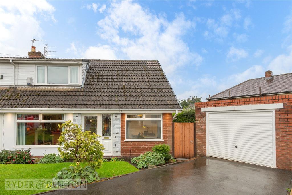 Alpine Drive, Royton, Oldham, OL2 4 bed semidetached house £279,950