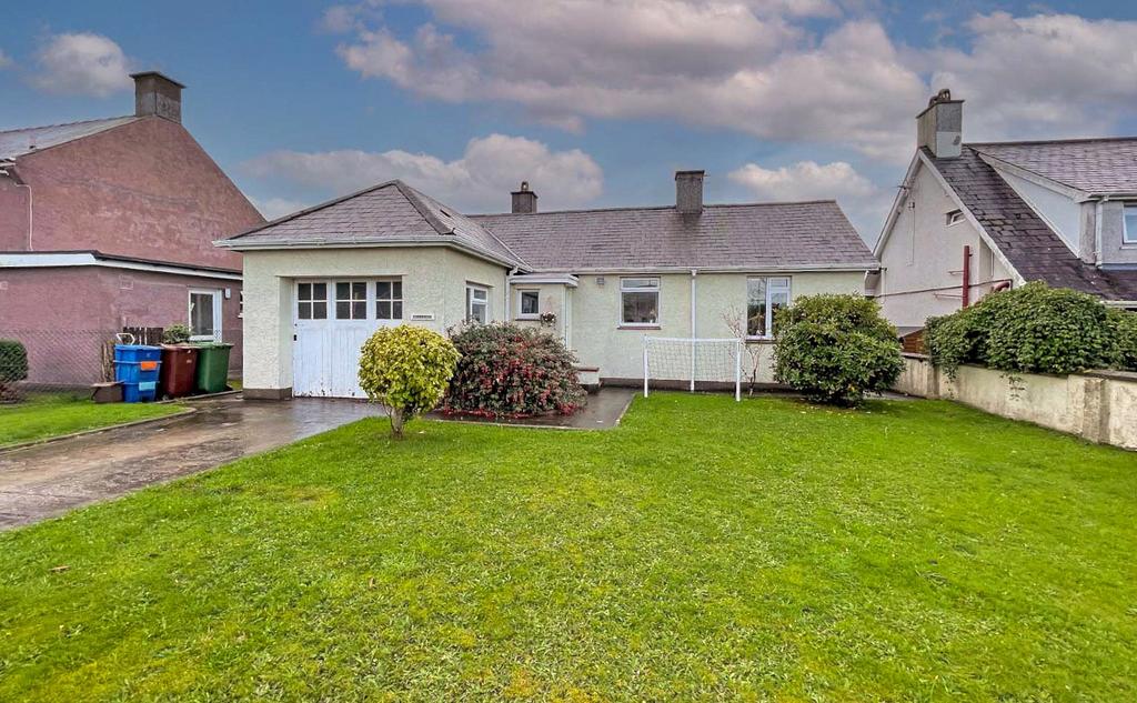 Bethel Road, Caernarfon, LL55 3 bed bungalow £270,000
