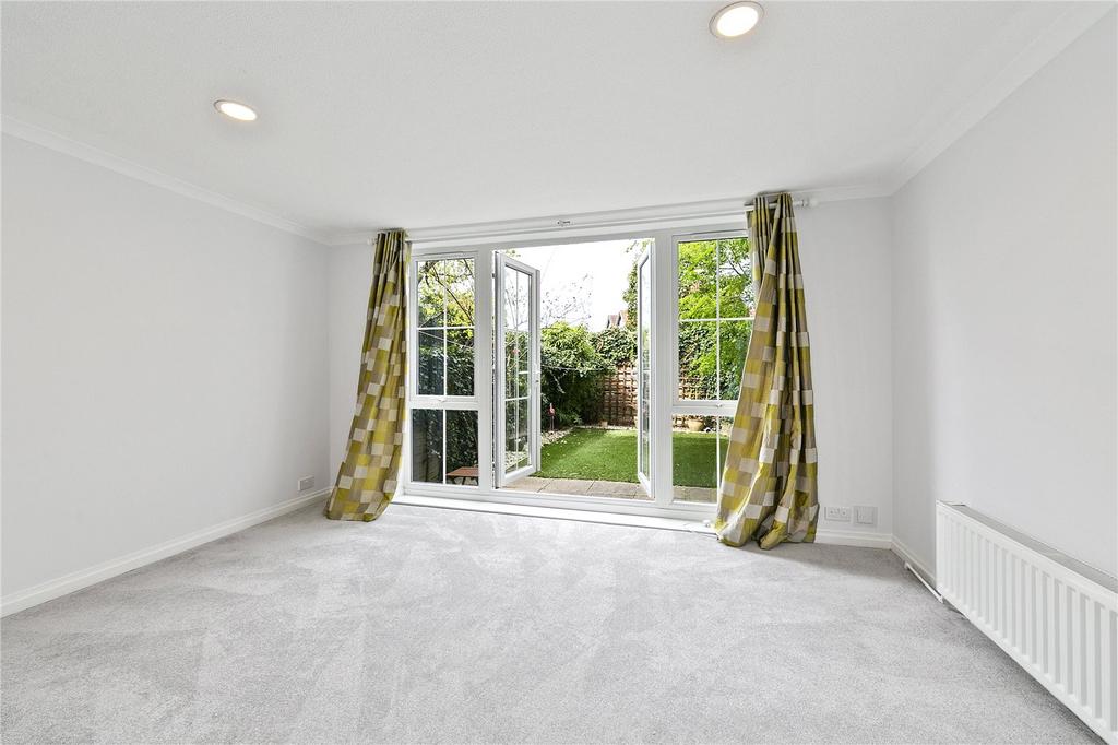 Shaftesbury Way, Strawberry Hill, Twickenham, TW2 4 bed end of terrace