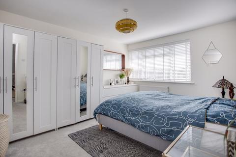 38 Fleetwood Close, Chalfont St Giles, HP8 4DR