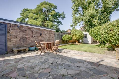 38 Fleetwood Close, Chalfont St Giles, HP8 4DR