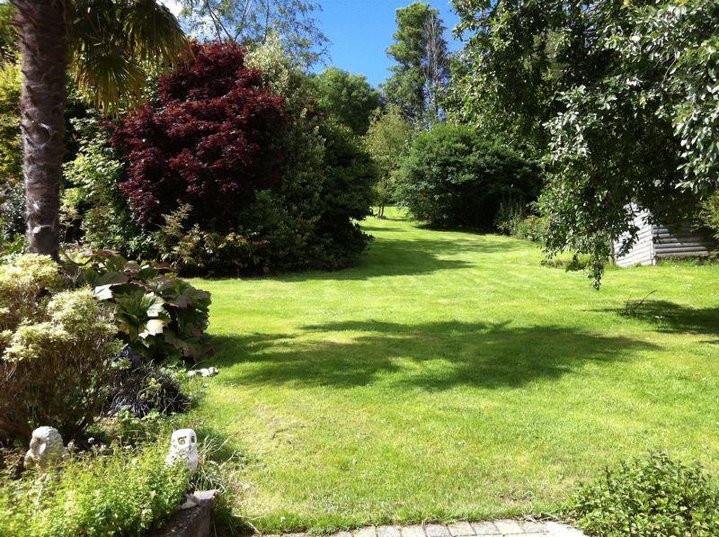 Millpool, Bodmin 3 bed bungalow £975 pcm (£225 pw)