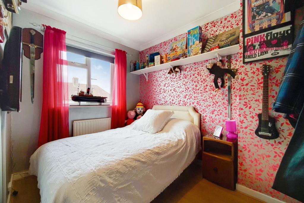 9 Bedroom 2-0.jpg