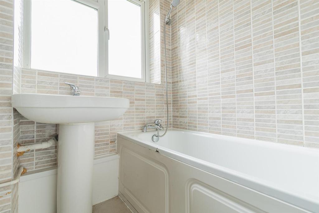 2 26 Blaney Crescent E6 (17).jpg