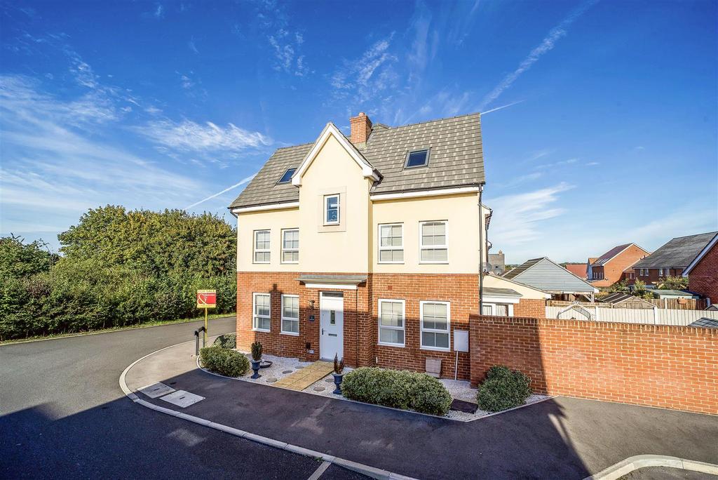 Errington Road, Picket Piece, Andover 4 bed semidetached house £405,000