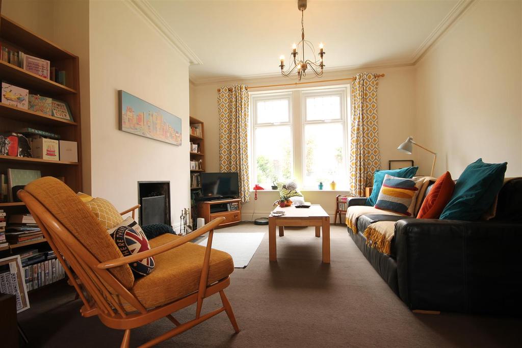 Gordon Avenue, Gosforth 2 bed terraced house £995 pcm (£230 pw)