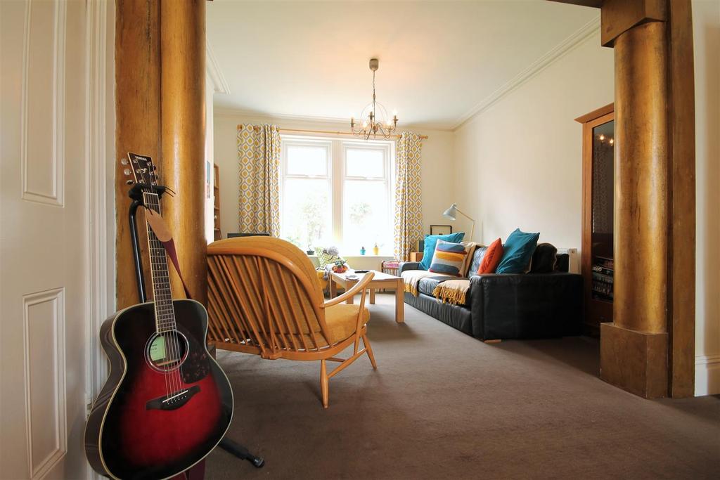 Gordon Avenue, Gosforth 2 bed terraced house £995 pcm (£230 pw)