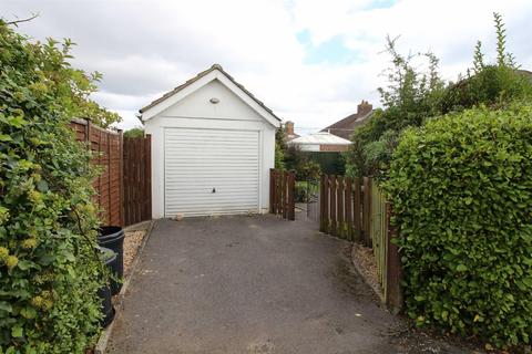 124 Barton Drive, Barton On Sea, New Milton, BH25 7JL
