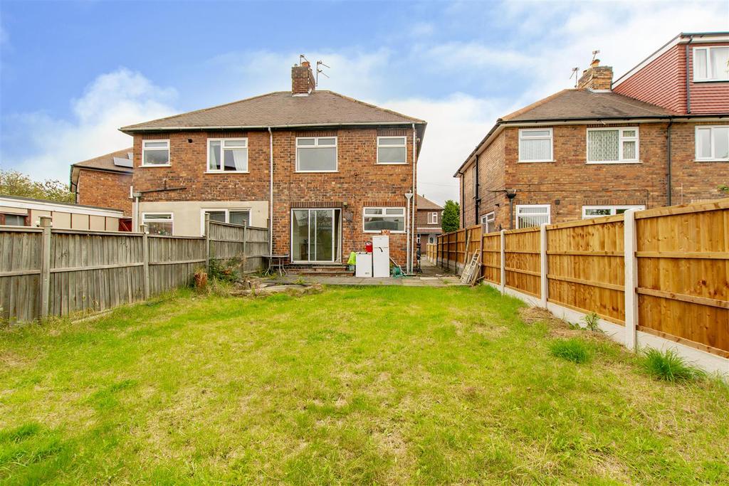 Leyton Crescent, Beeston, Nottingham 3 bed semidetached house £210,000