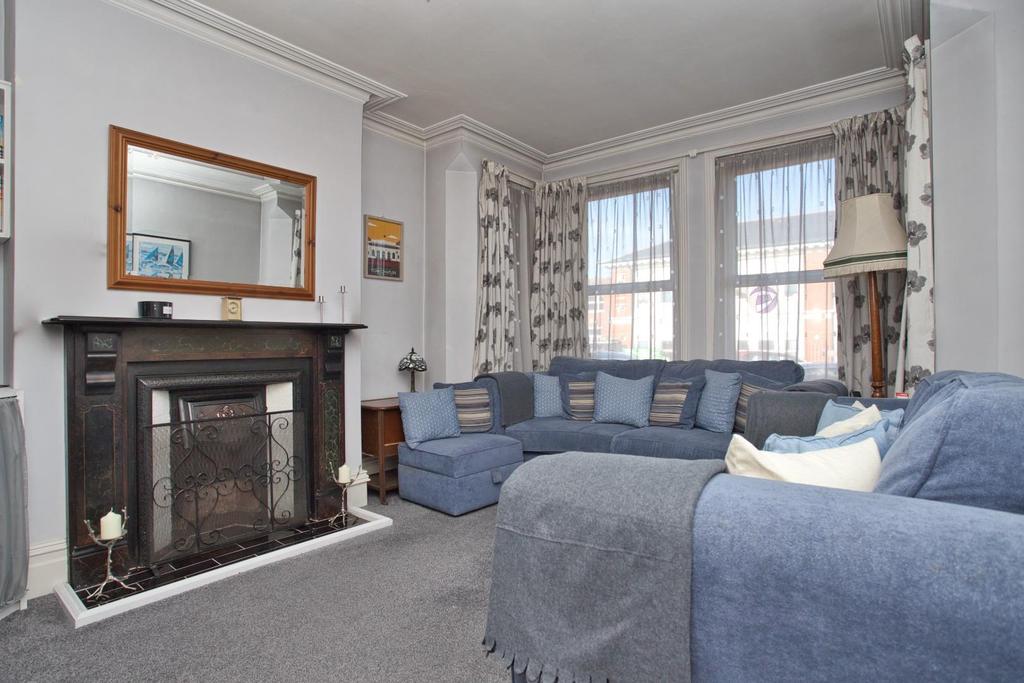 Chart Road, Folkestone 3 bed terraced house £275,000