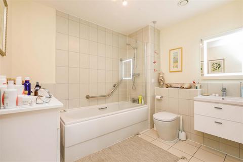 Apartment 19, Keatley Place Hospital Road, Moreton-in-marsh, GL56 0DQ