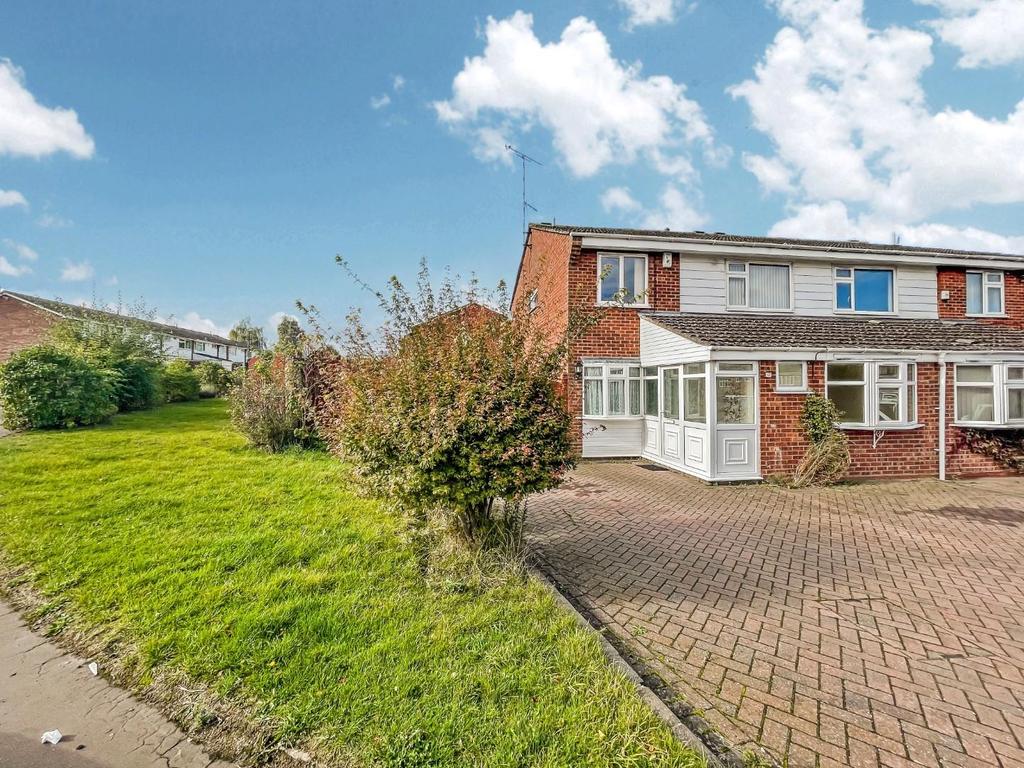 Blandford Drive, Coventry 5 bed semidetached house £320,000