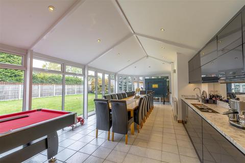 6 Central Avenue, Borrowash, Derby, DE72 3JZ