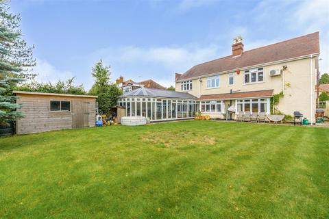 6 Central Avenue, Borrowash, Derby, DE72 3JZ