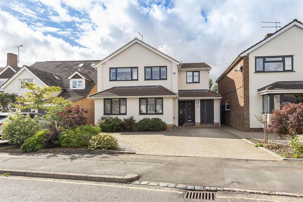 Gilpin Green, Harpenden 5 bed detached house £1,500,000