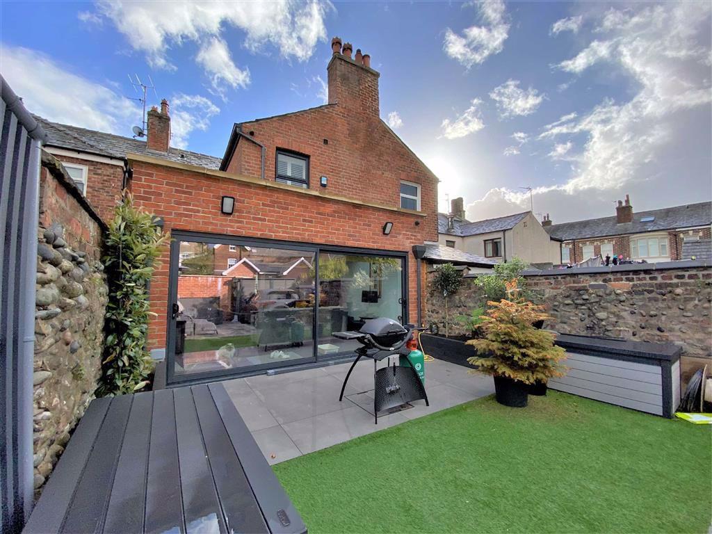 Henry Street, Lytham 2 bed terraced house £699,000
